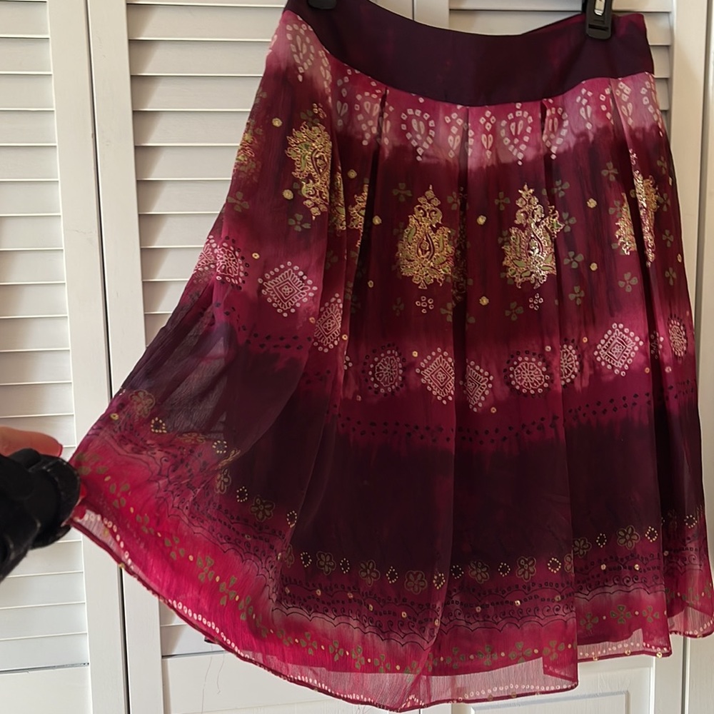 K Petite Burgundy/Green Sparkly Gold Lined Skirt - Picture 2 of 7